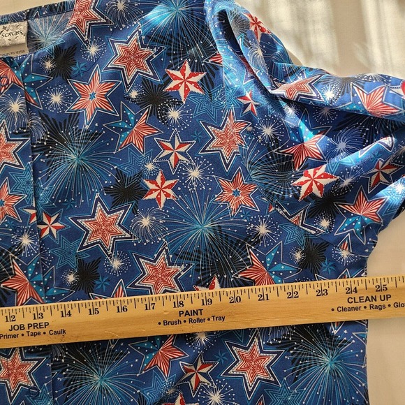 UA Scrubs Long Sleeve Snap Up Shirt Top Blue Red Stars Fireworks Size Large - Picture 5 of 8